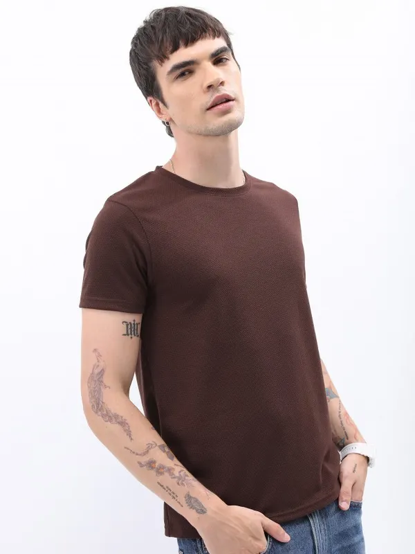 Men Solid Round Neck T-shirt