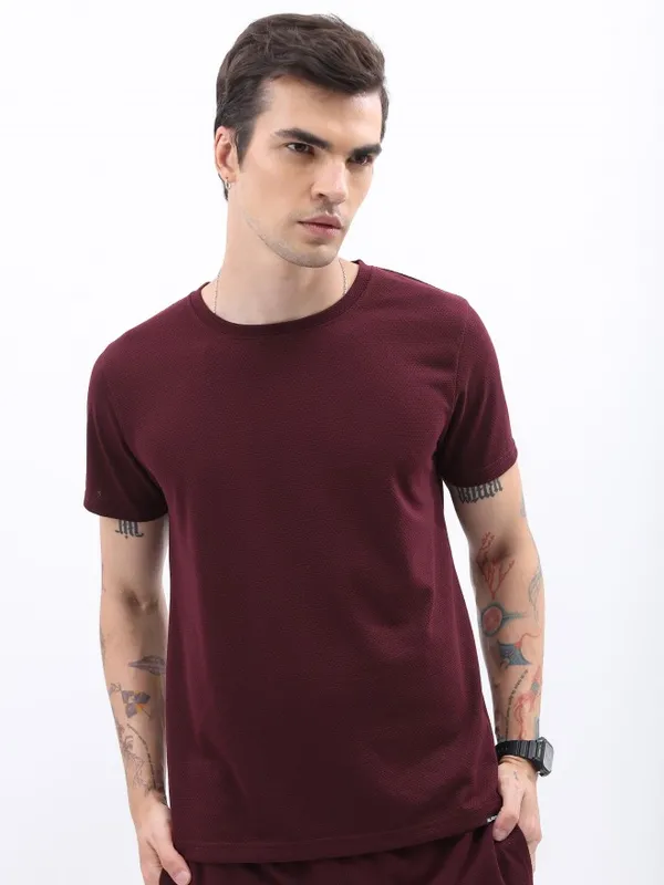  Highlander Men Burgundy Solid Round Neck T-Shirts
