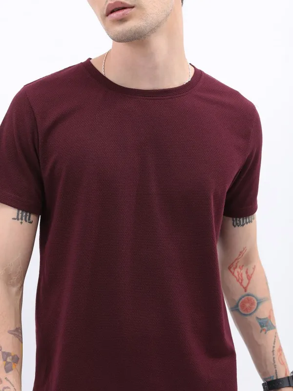  Highlander Men Burgundy Solid Round Neck T-Shirts