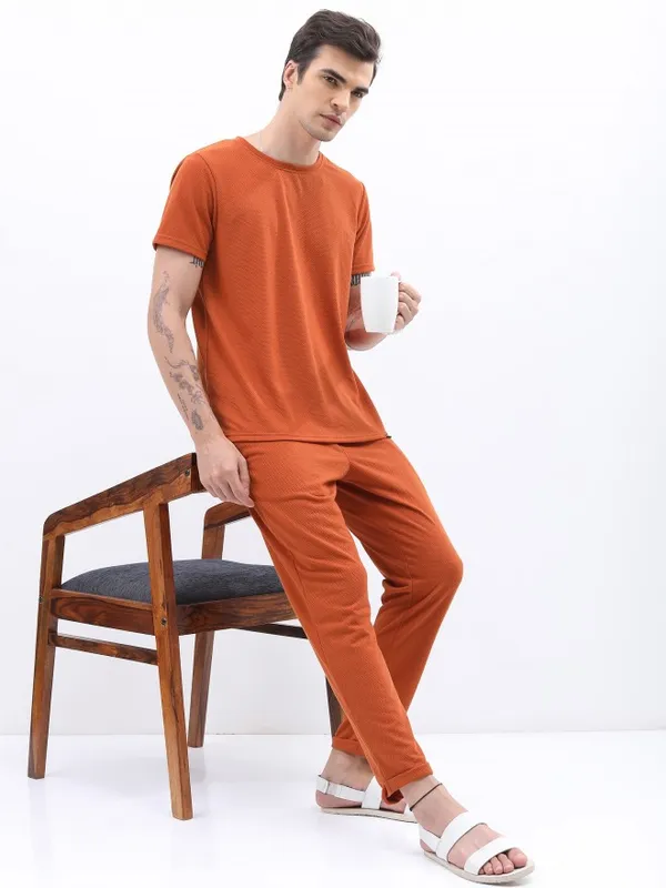 Men Solid Round Neck T-shirt