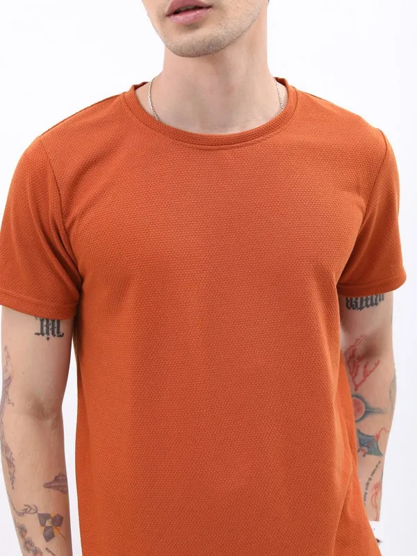 Men Solid Round Neck T-shirt
