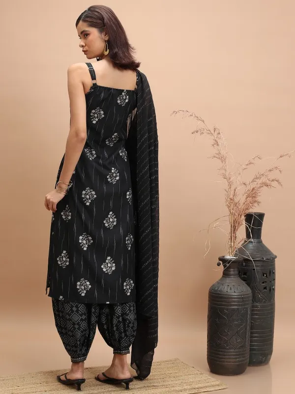 Women Kurta With Trouser And Dupatta