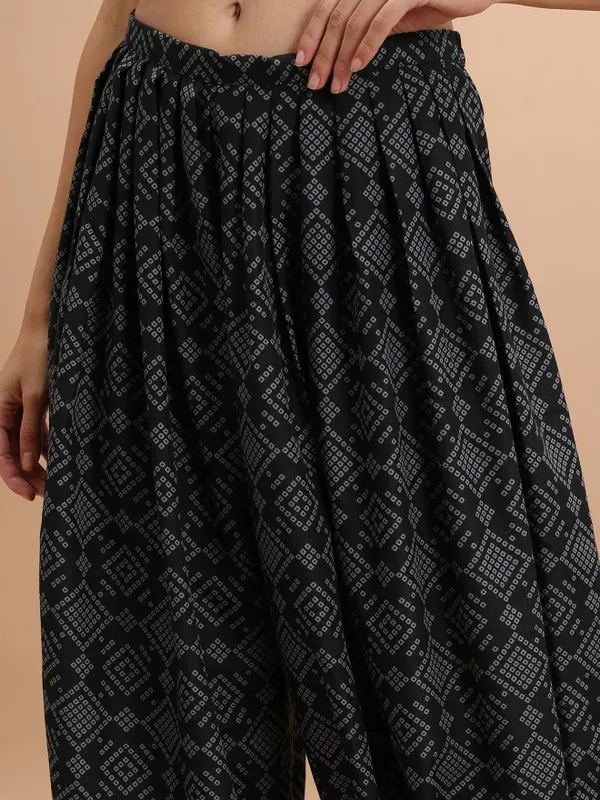 Vishudh Women Black Printed Kurta With Trouser And Dupatta