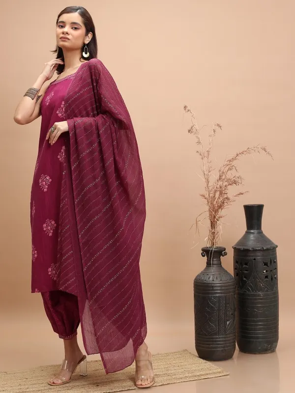 Women Kurta With Trousers & Dupatta