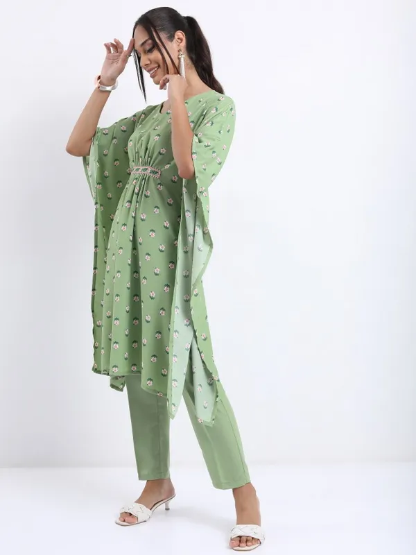  Vishudh Women Green Printed Kurta Sets