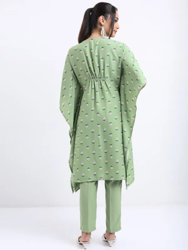  Vishudh Women Green Printed Kurta Sets