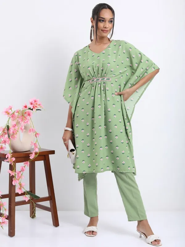  Vishudh Women Green Printed Kurta Sets