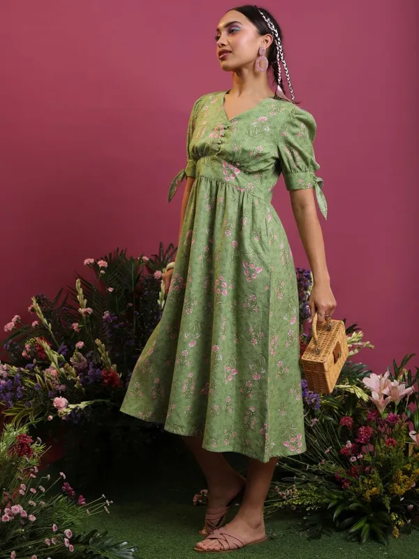  Vishudh Women Green Printed A-Line Ethnic Dresses