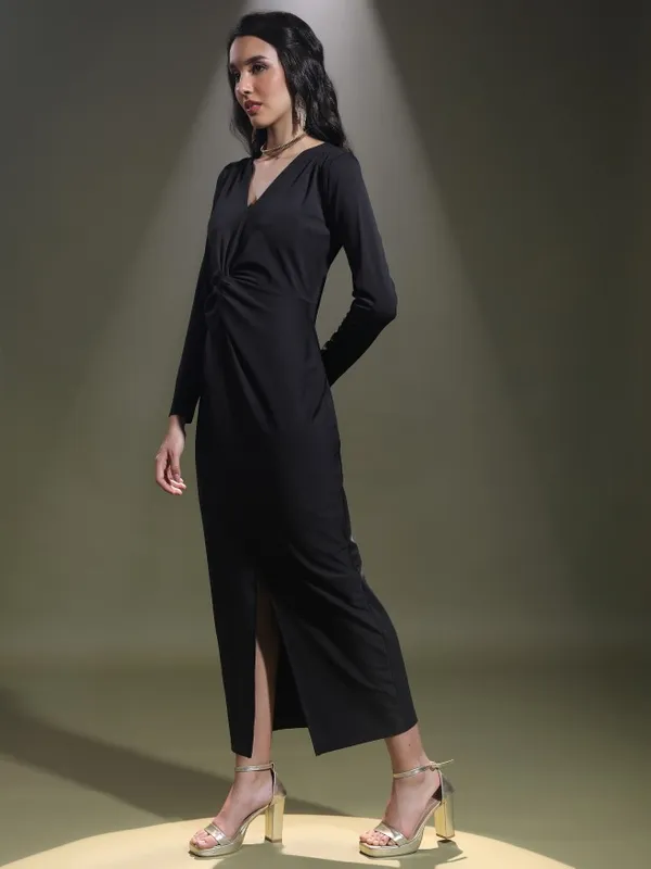  Tokyo Talkies Women Black Solid Maxi Dresses
