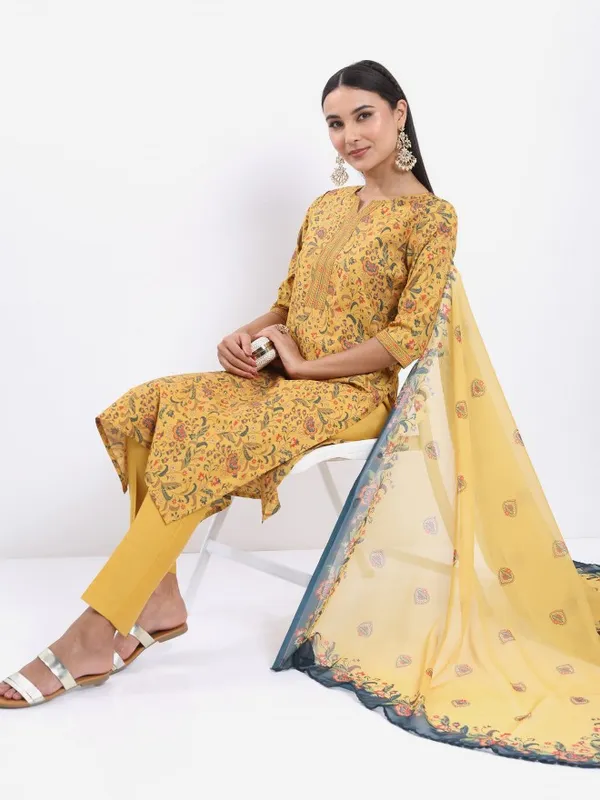 Women Kurta With Trouser & Dupatta