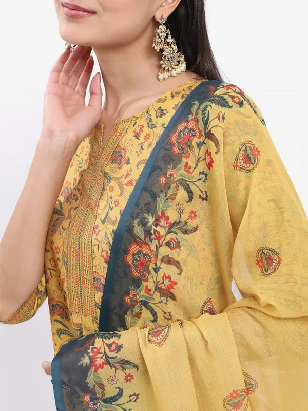 Women Kurta With Trouser & Dupatta