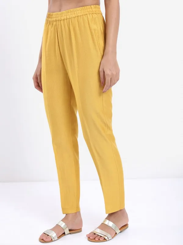 Women Kurta With Trouser & Dupatta