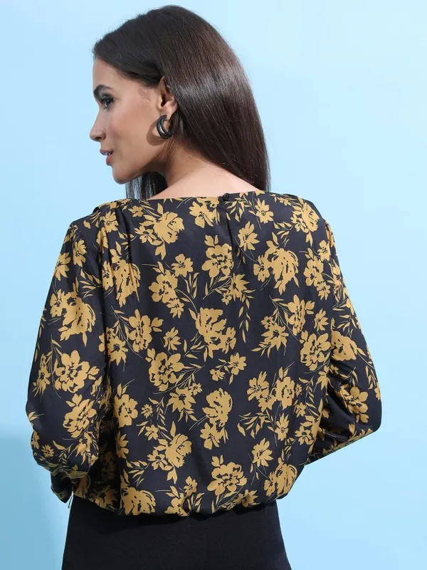  Tokyo Talkies Women Black Printed Regular Tops