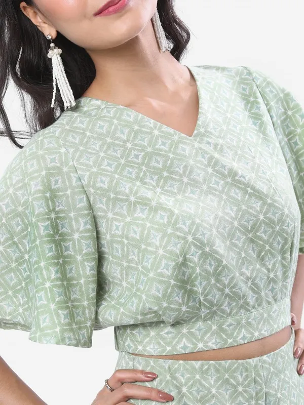  Vishudh Women Green Printed Kurta Sets