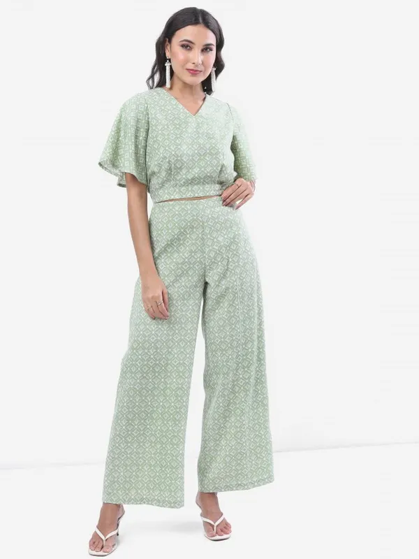  Vishudh Women Green Printed Kurta Sets