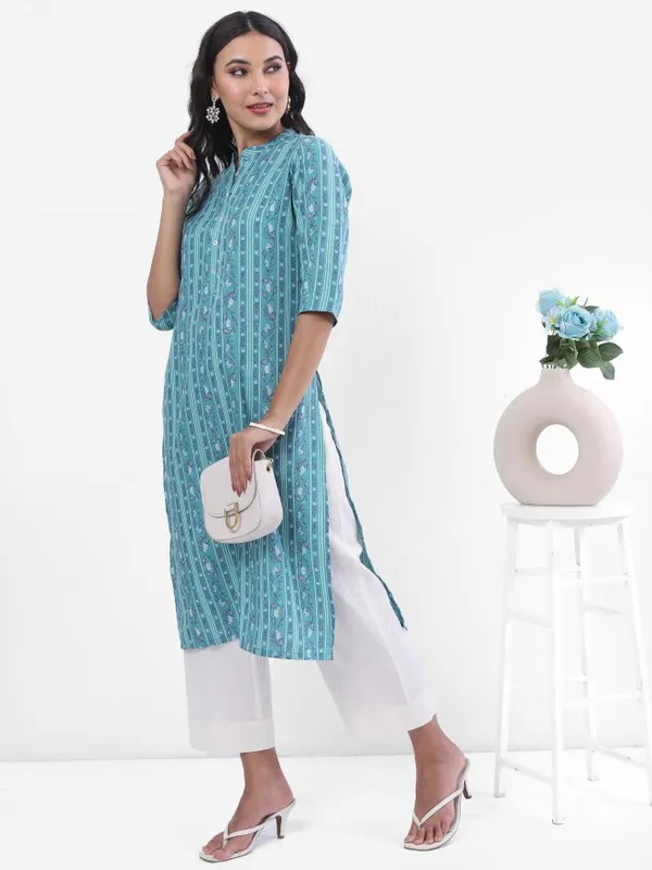 Vishudh Women Blue Printed Straight Kurta