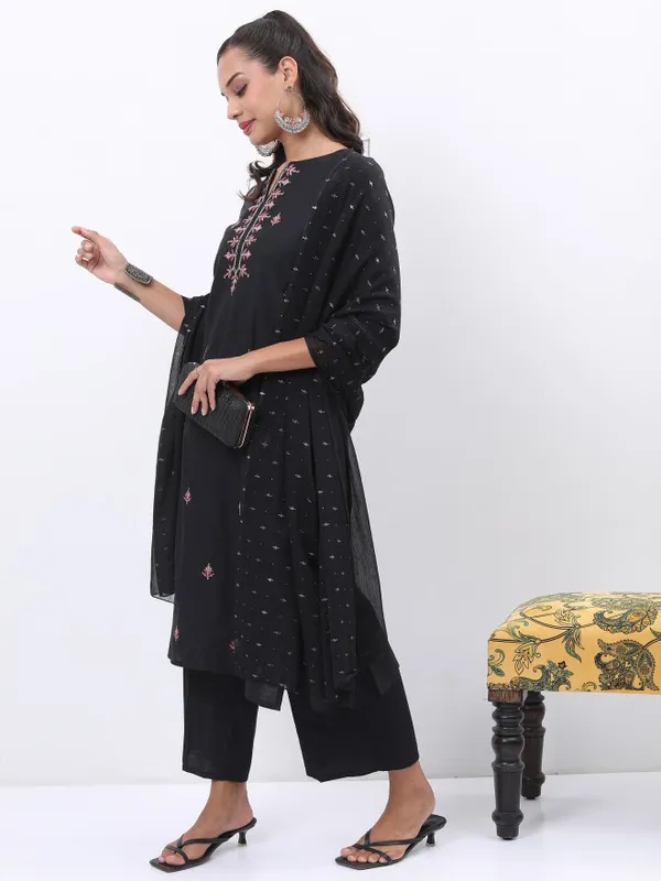 Women Kurta With Trouser & Dupatta