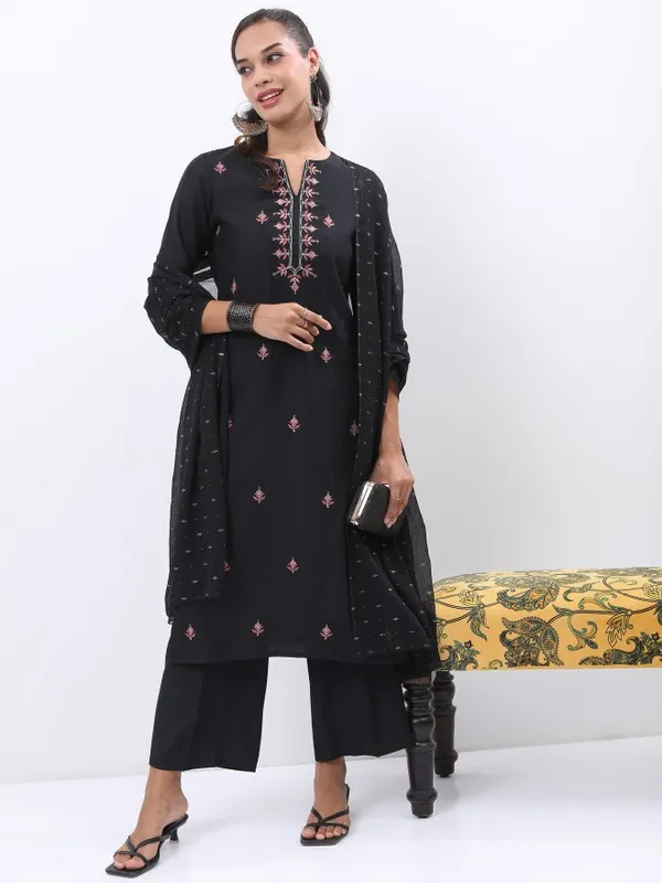 Women Kurta With Trouser & Dupatta