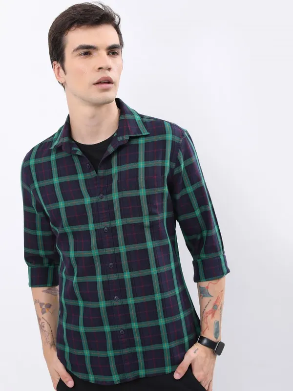  Highlander Men Navy Blue Checked Slim Fit Casual Shirts
