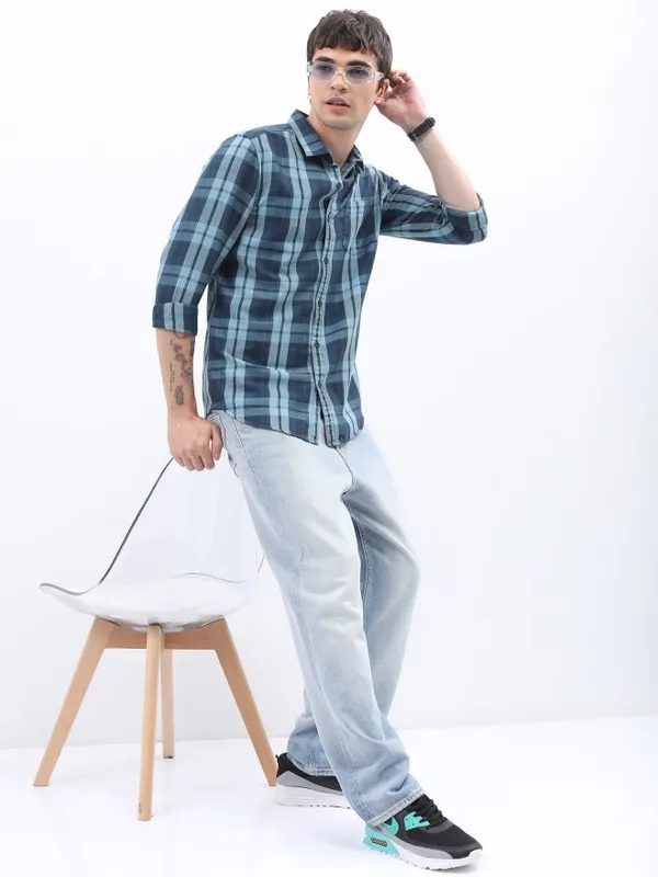  Highlander Men Teal Checked Slim Fit Casual Shirts