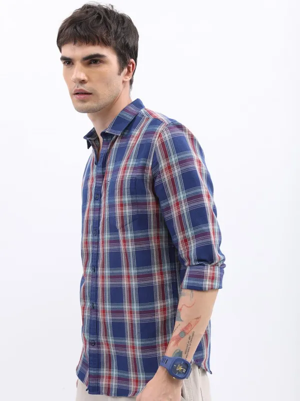  Highlander Men Navy Blue Checked Slim Fit Casual Shirts
