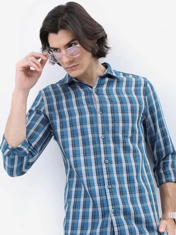  Highlander Men Blue Checked Slim Fit Casual Shirts