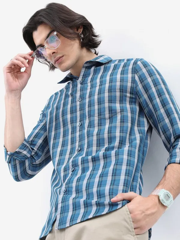  Highlander Men Blue Checked Slim Fit Casual Shirts