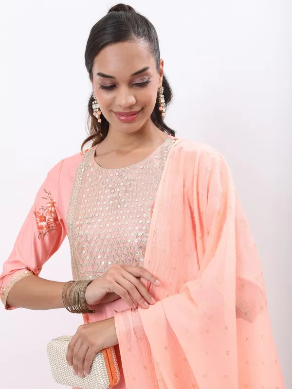  Ketch Women Peach Printed Kurta Sets
