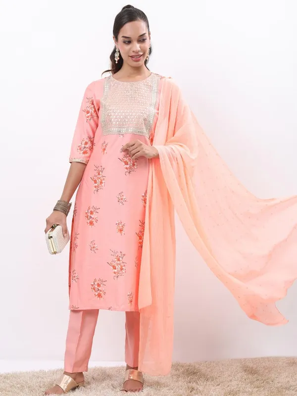  Ketch Women Peach Printed Kurta Sets
