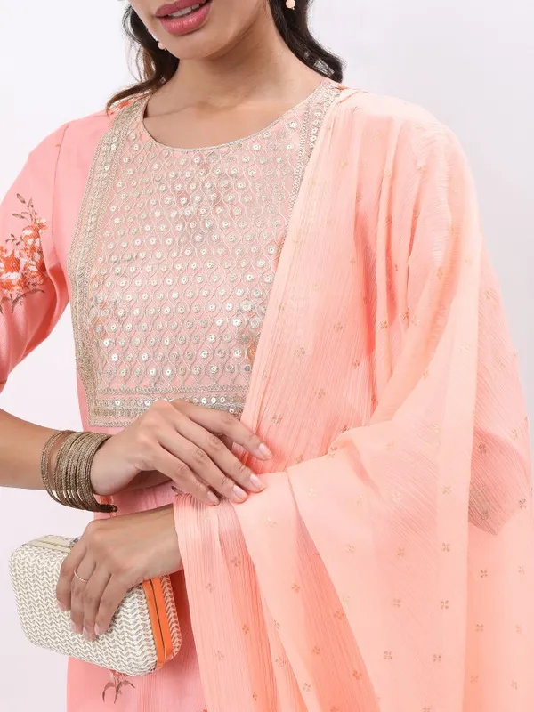  Ketch Women Peach Printed Kurta Sets