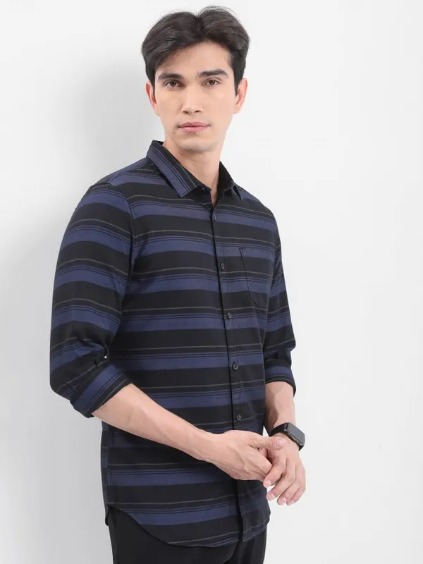  Highlander Men Black Striped Slim Fit Casual Shirts