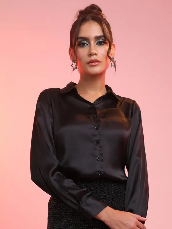  Tokyo Talkies Women Black Solid Casual Shirts