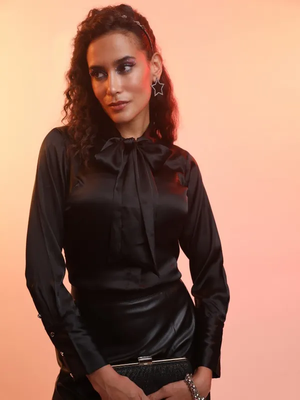  Tokyo Talkies Women Black Solid Casual Shirts