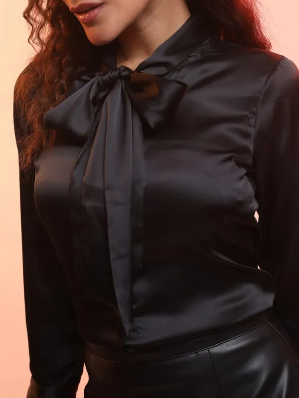  Tokyo Talkies Women Black Solid Casual Shirts