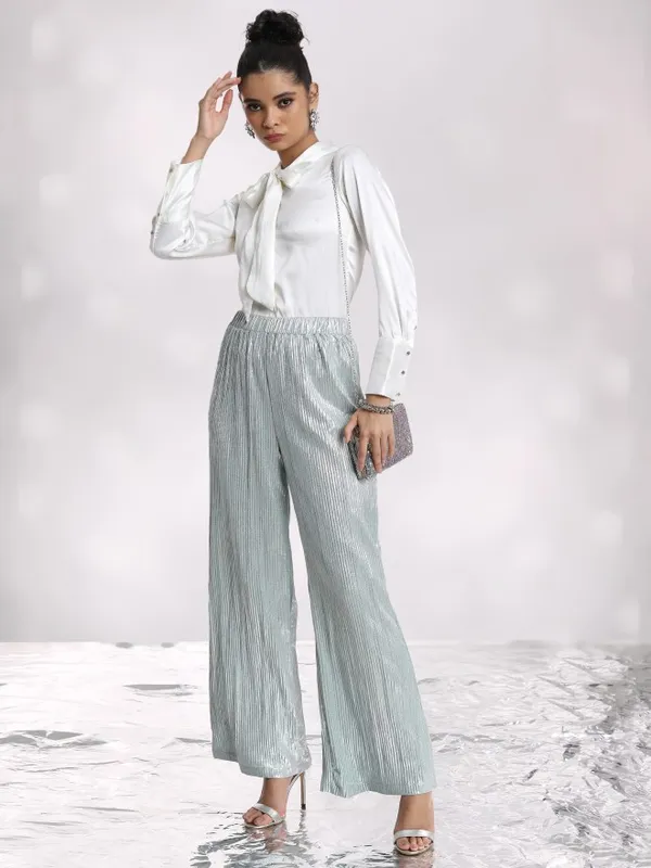  Tokyo Talkies Women Cream Solid Casual Shirts