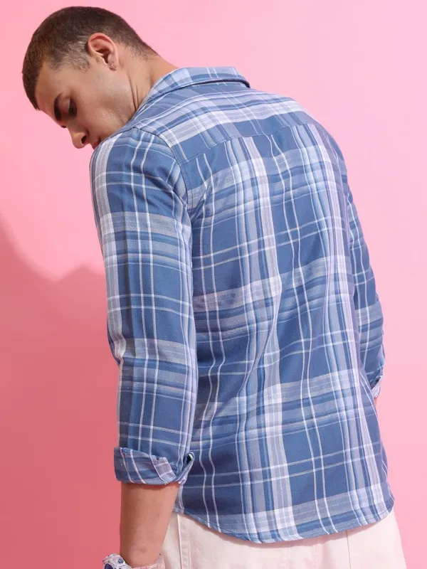  Highlander Men Blue Checked Slim Fit Casual Shirts