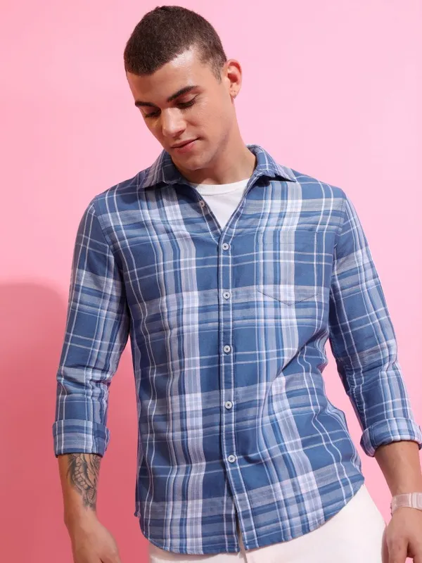  Highlander Men Blue Checked Slim Fit Casual Shirts