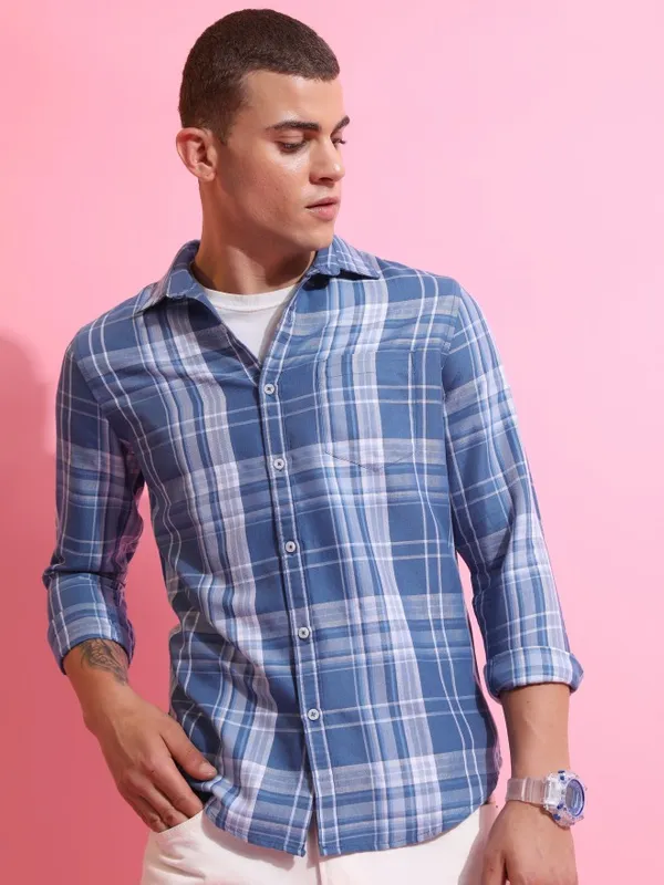  Highlander Men Blue Checked Slim Fit Casual Shirts