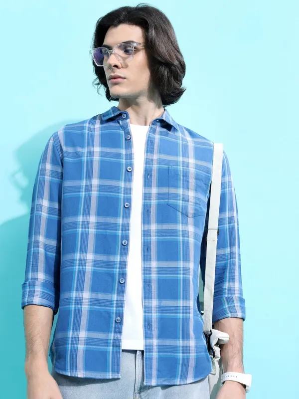  Highlander Men Blue Checked Slim Fit Casual Shirts