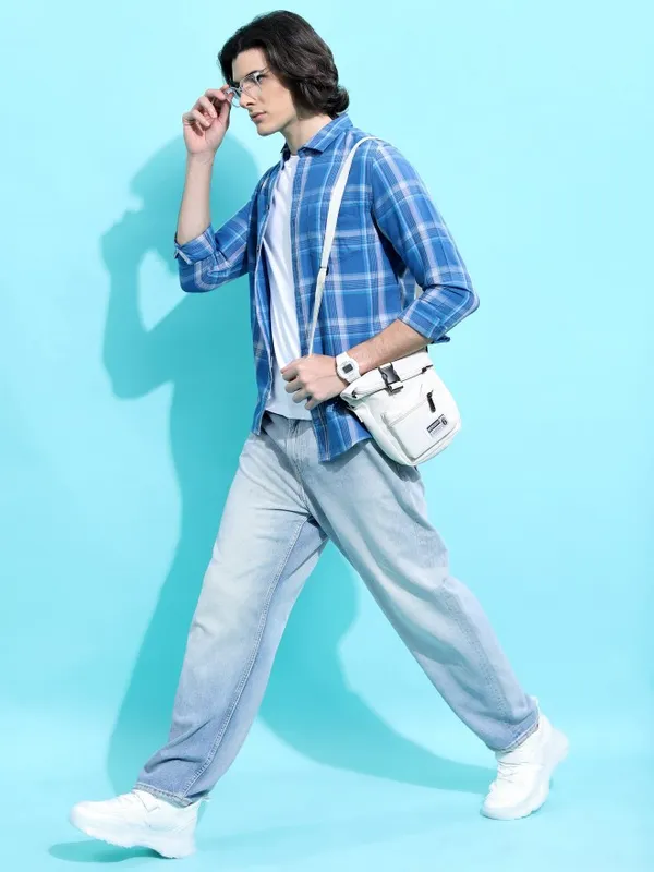  Highlander Men Blue Checked Slim Fit Casual Shirts