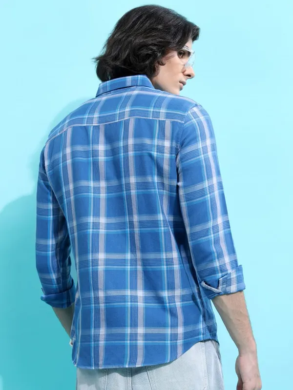  Highlander Men Blue Checked Slim Fit Casual Shirts