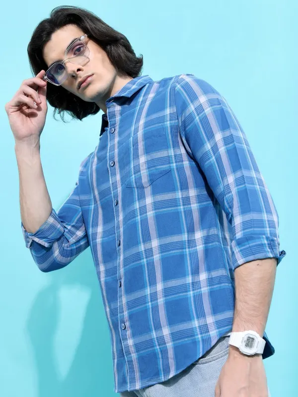  Highlander Men Blue Checked Slim Fit Casual Shirts