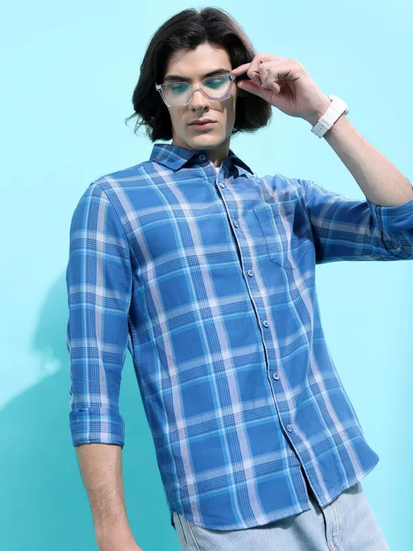  Highlander Men Blue Checked Slim Fit Casual Shirts