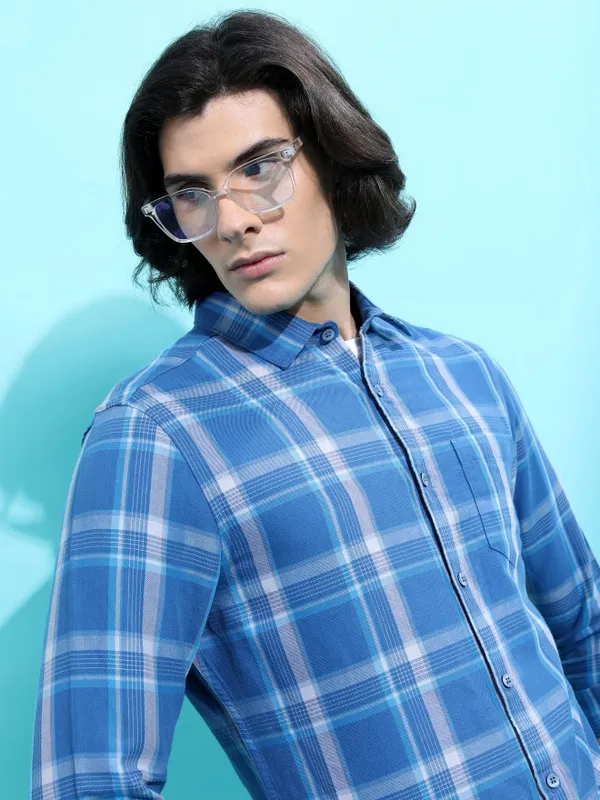  Highlander Men Blue Checked Slim Fit Casual Shirts