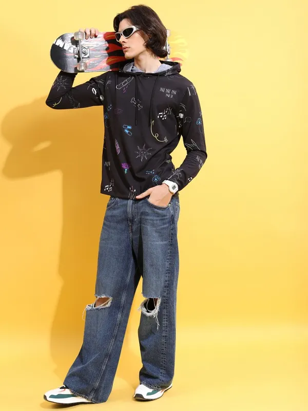 Highlander Men Black Printed Hood T-Shirt