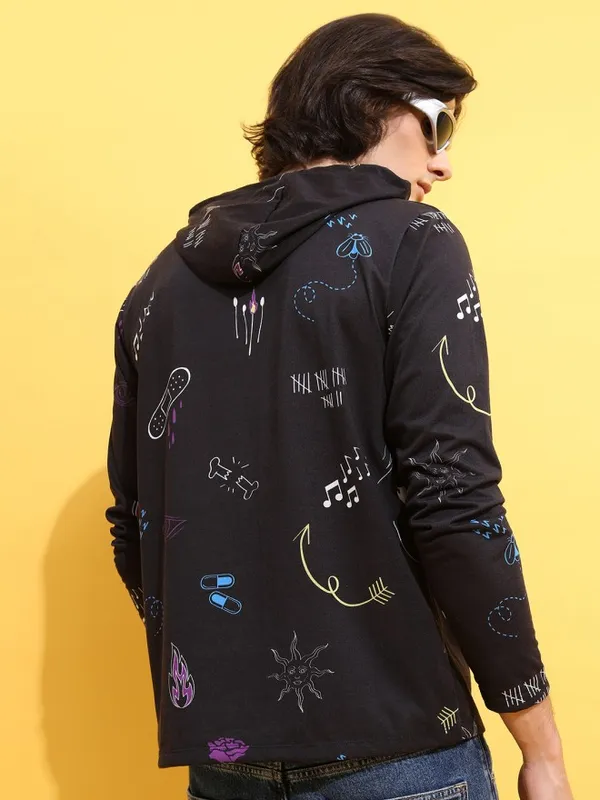 Highlander Men Black Printed Hood T-Shirt