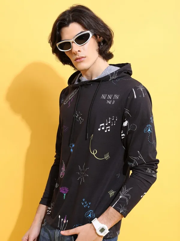 Highlander Men Black Printed Hood T-Shirt