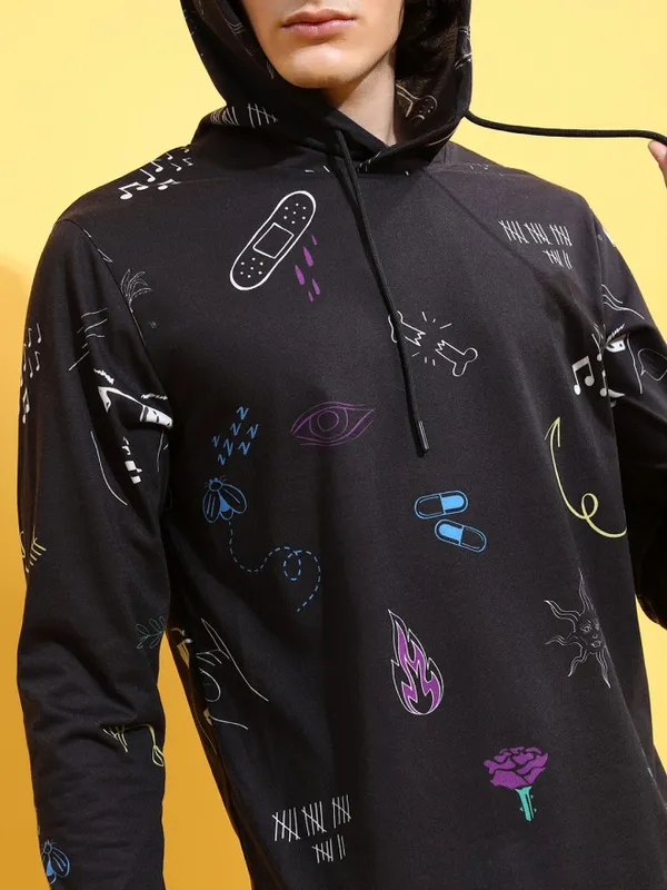 Highlander Men Black Printed Hood T-Shirt