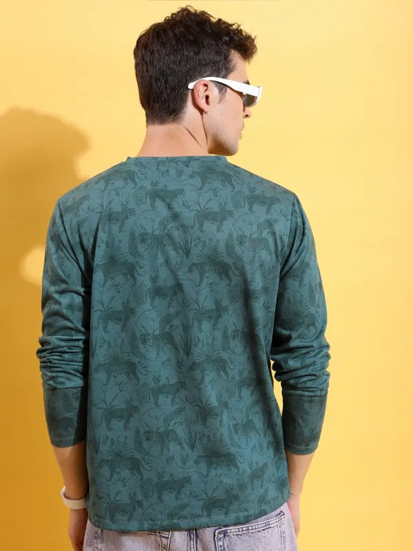 Men Printed Round Neck T-shirt