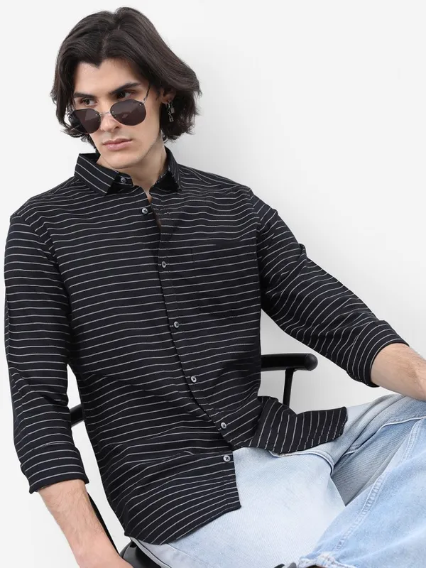  Highlander Men Black Striped Slim Fit Casual Shirts